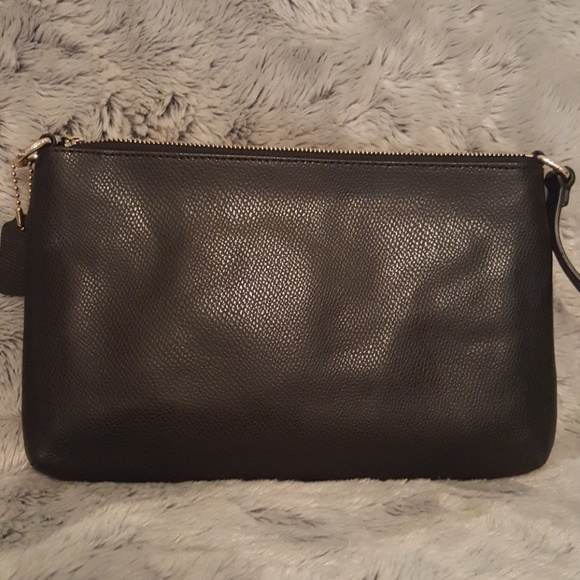 Cute coach clutch - Picture 8 of 8